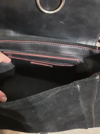 Bolso Zara Negro y burdeos. Con asa de mano/hombro