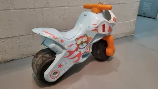 Moto correpasillos infantil azul