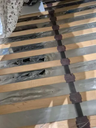 Somier de madera y plástico