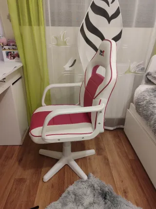 Silla de escritorio XTR blanca y rosa