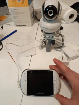 Cámara Bebé Motorola con Pantalla