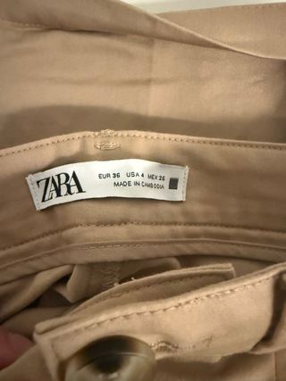 Pantalón de pinzas Zara marrón