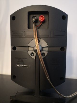 Altavoces B&W Rock Solid 150W Negros