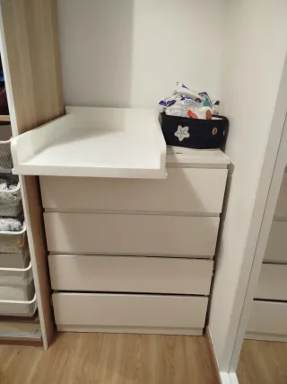 Cómoda MALM Ikea 4 cajones