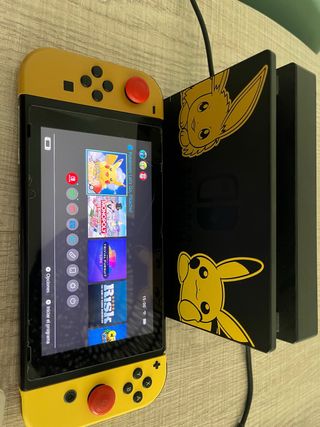 Nintendo Switch Edición Limitada Pokémon + juegos