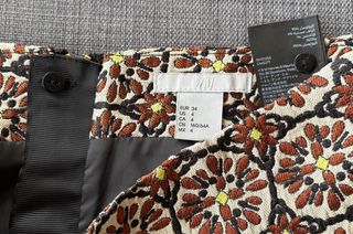 Falda de evento con estampado floral