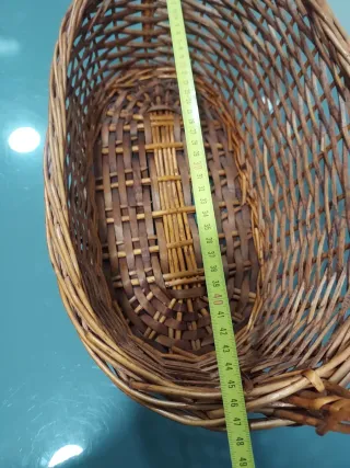 Cesta de mimbre con asa