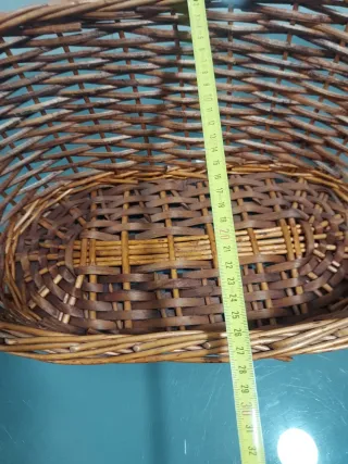 Cesta de mimbre con asa