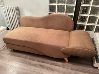 Diván con respaldo abatible y arcón