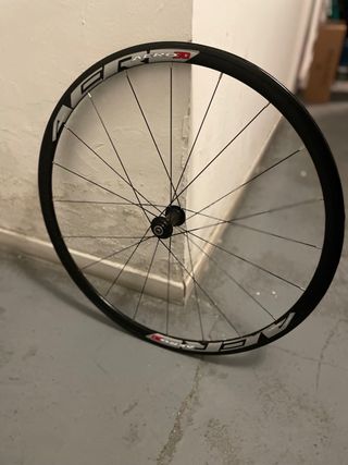 Rueda delantera carretera AERO 30