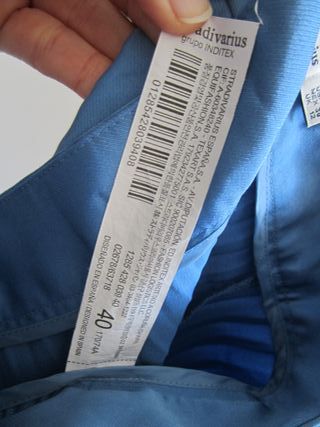 Falda plisada midi azul Stradivarius