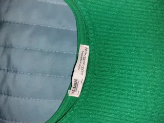 Vestido verde Pull&Bear con abertura