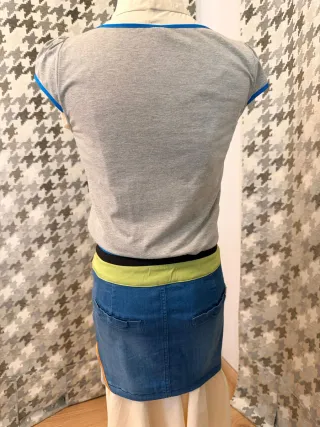 Vestido gris y azul con detalles