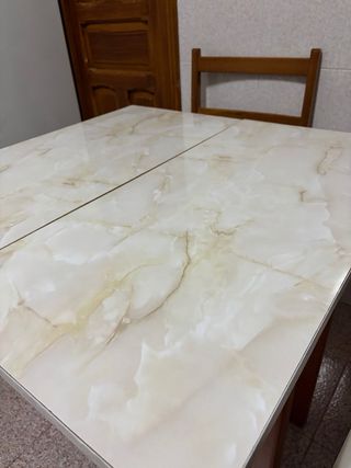 Mesa plegable con 2 sillas