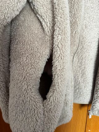 Chaqueta pelo Uniqlo beige