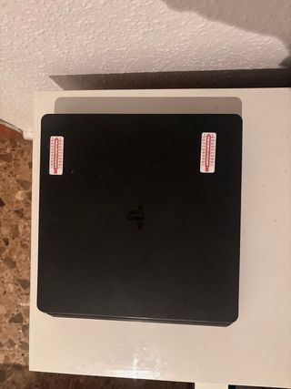 PS4 Slim 500GB Negra + 2 Mandos