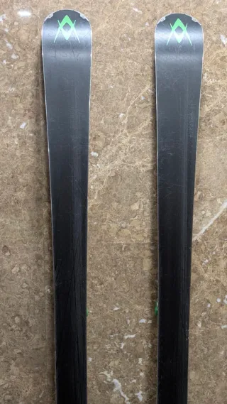 Esquís Völkl RTM 84 XT All Mountain + fijaciones