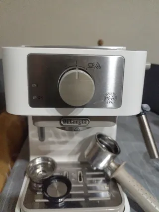 Cafetera DeLonghi Stilosa Blanca