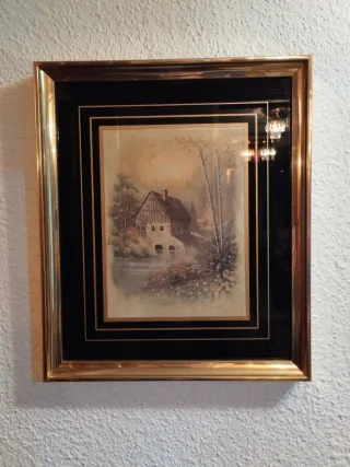 Juego de 5 cuadros con marco dorado