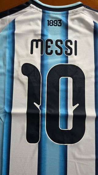 Camiseta Selección Argentina Versión Fan Messi 10