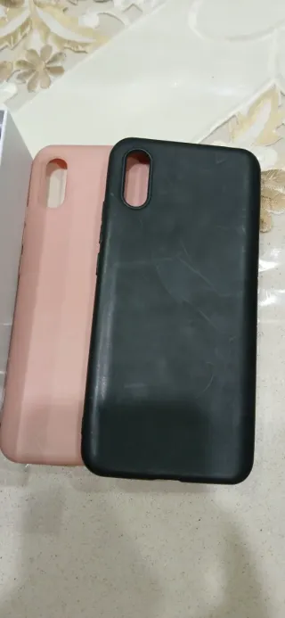 Redmi 9A multicolor, con  caricabatterie e  2 cov