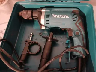 Taladro Makita con maletín