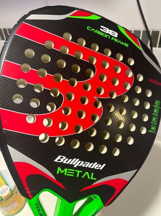Pala de pádel Bullpadel Metal 38