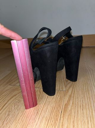 Tacchi alti neri La Strada