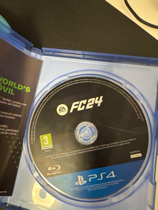 PS4 FIFA 23 y GTA V + Mando Azul