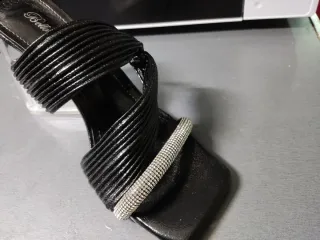 Sandalias Bella Ciao Negras con Brillantes