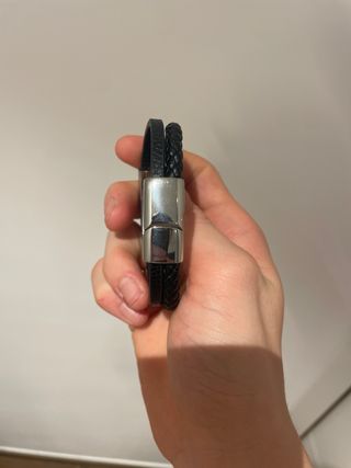 Pulsera cuero trenzado y detalle plata