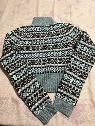 Jersey Bershka cuello alto estampado talla XS