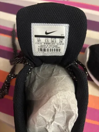 Zapatillas Nike Negras y Blancas