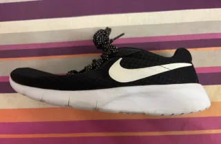 Zapatillas Nike Negras y Blancas