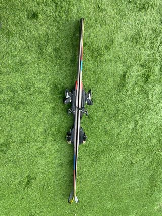 Esquís Salomon Streetracer 08 (170cm) + fijaciones