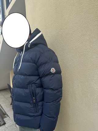 Casaco de penas Moncler Azul Marinho Tamanho M