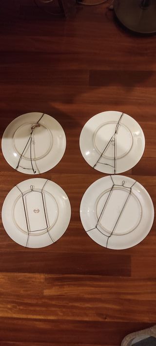 Juego de 4 platos de porcelana