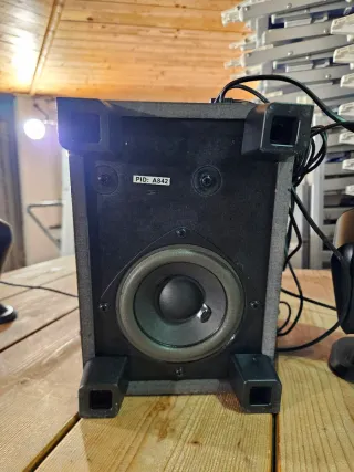 Logitech X210 - Sistema 2.1