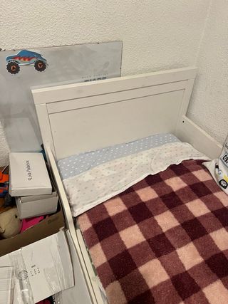 Cama Ikea extensible blanca