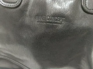 Bolso Hakei Cuero Negro