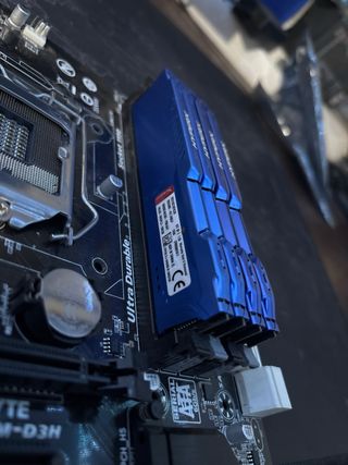 Placa Base Gigabyte + Ram