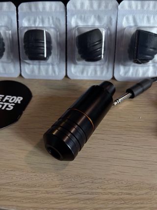 Cheyenne Sol Nova - Máquina Tatuaje