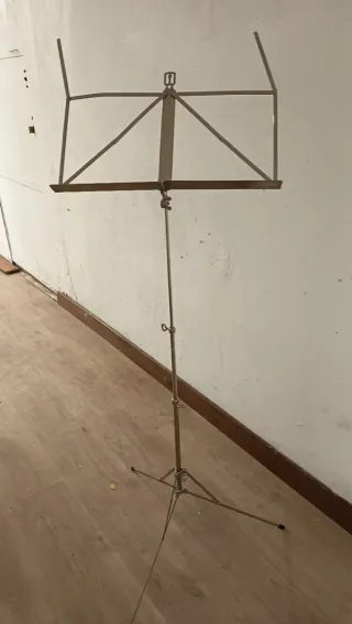 Atril de música metálico