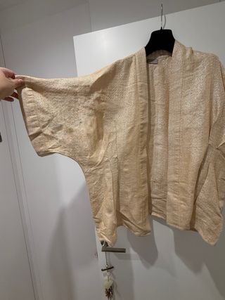Chaqueta kimono oversize dorada