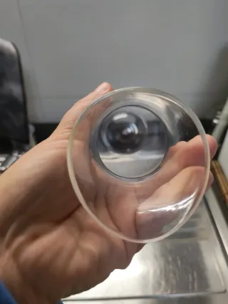 Caraffa plastica trasparente con tappo verde