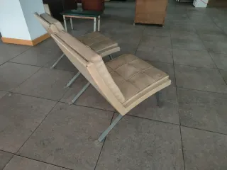 Pareja de sillones bajos retro/vintage en polipiel