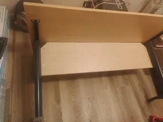 Mesa de oficina madera y metal