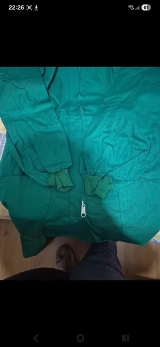 5 Monos de Trabajo Verdes