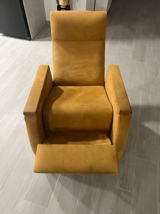 Sillón tela madera amarillo