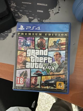 PS4 Slim Negra + Mando + 100GB